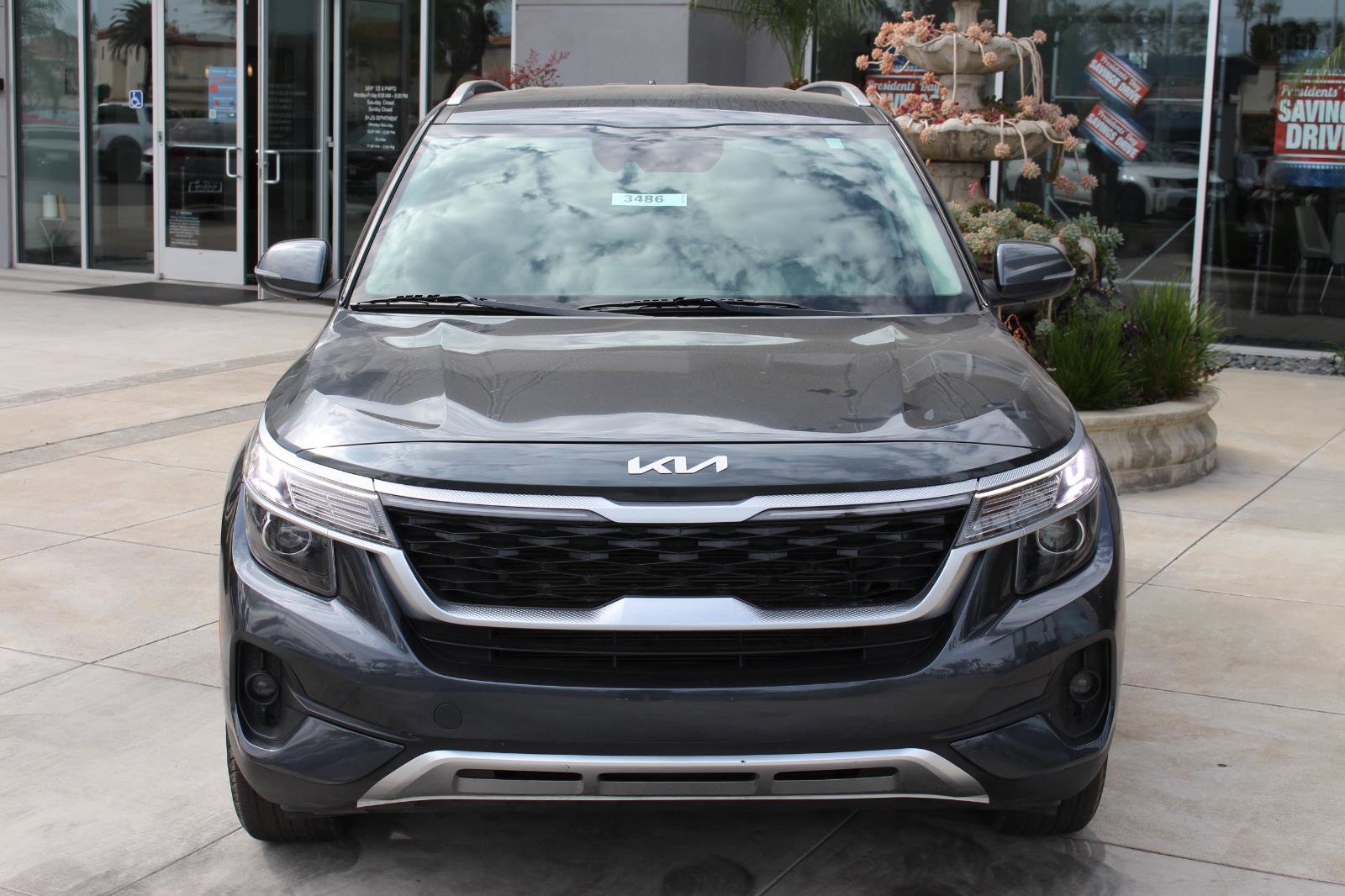 Certified 2022 Kia Seltos S image 4