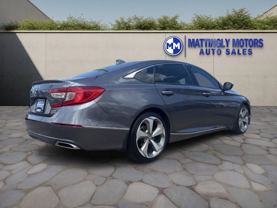 Used 2018 Honda Accord Touring image 3
