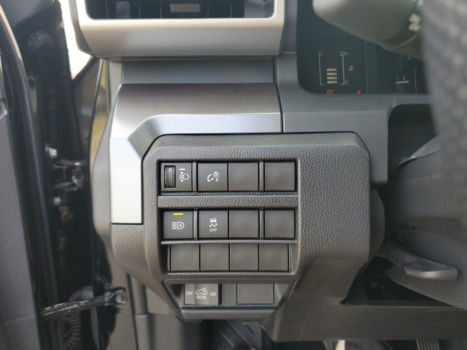 Certified 2025 Toyota Tacoma SR5 AWD/4WD image 20