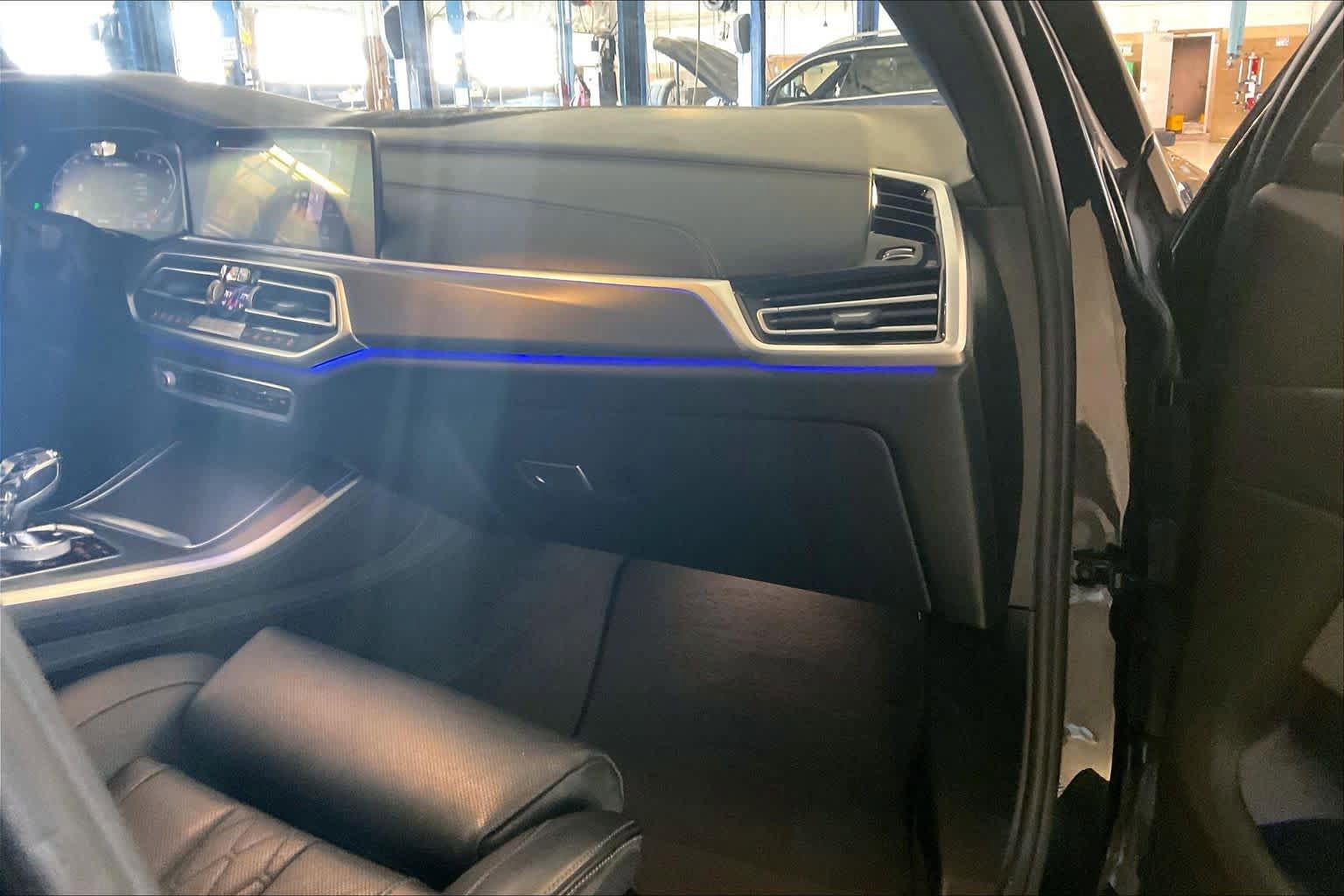 Used 2020 BMW X5 M50i w/ Executive Package AWD/4WD image 17