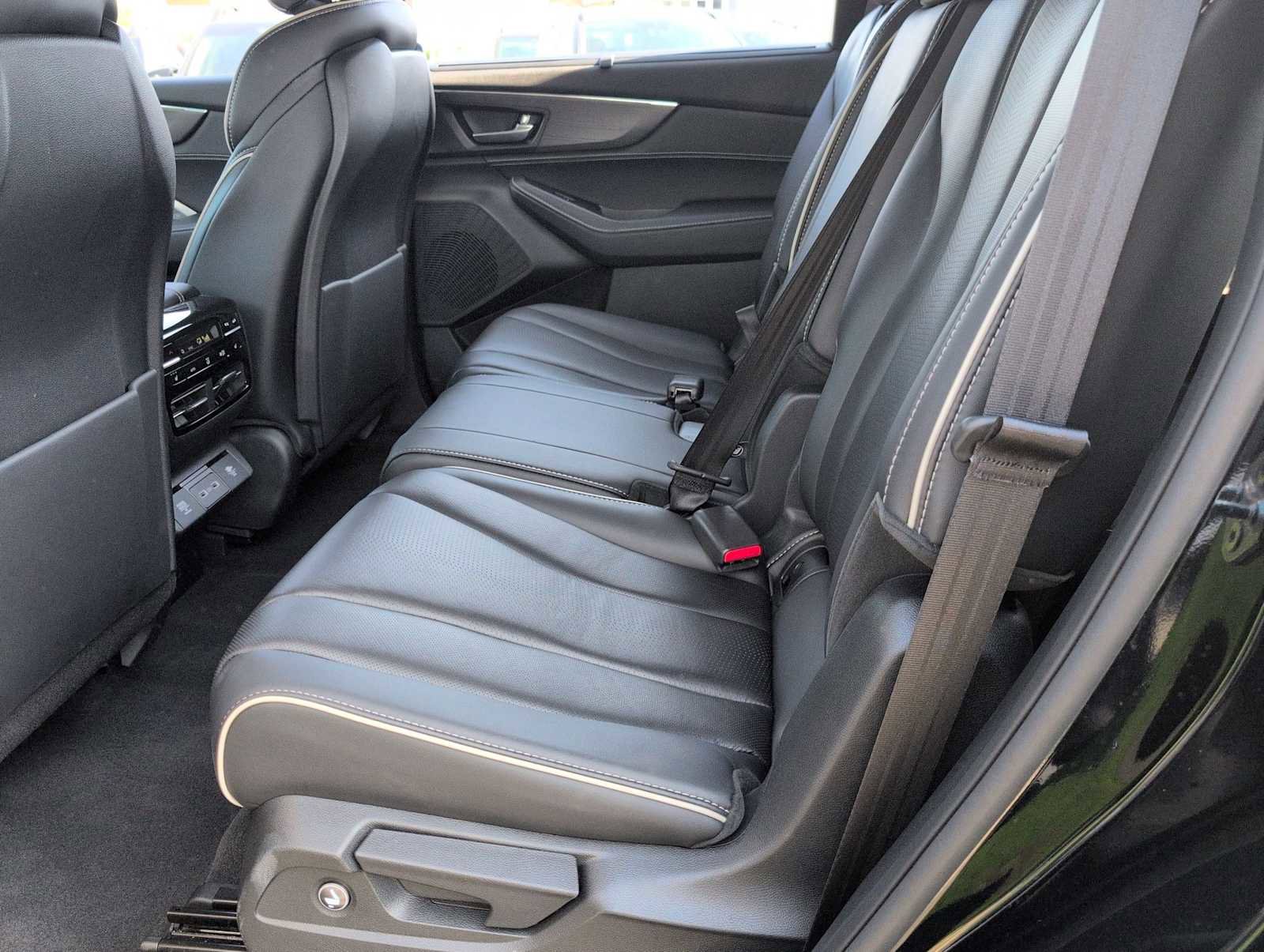 Used 2023 Acura MDX SH-AWD w/ Advance Package image 19