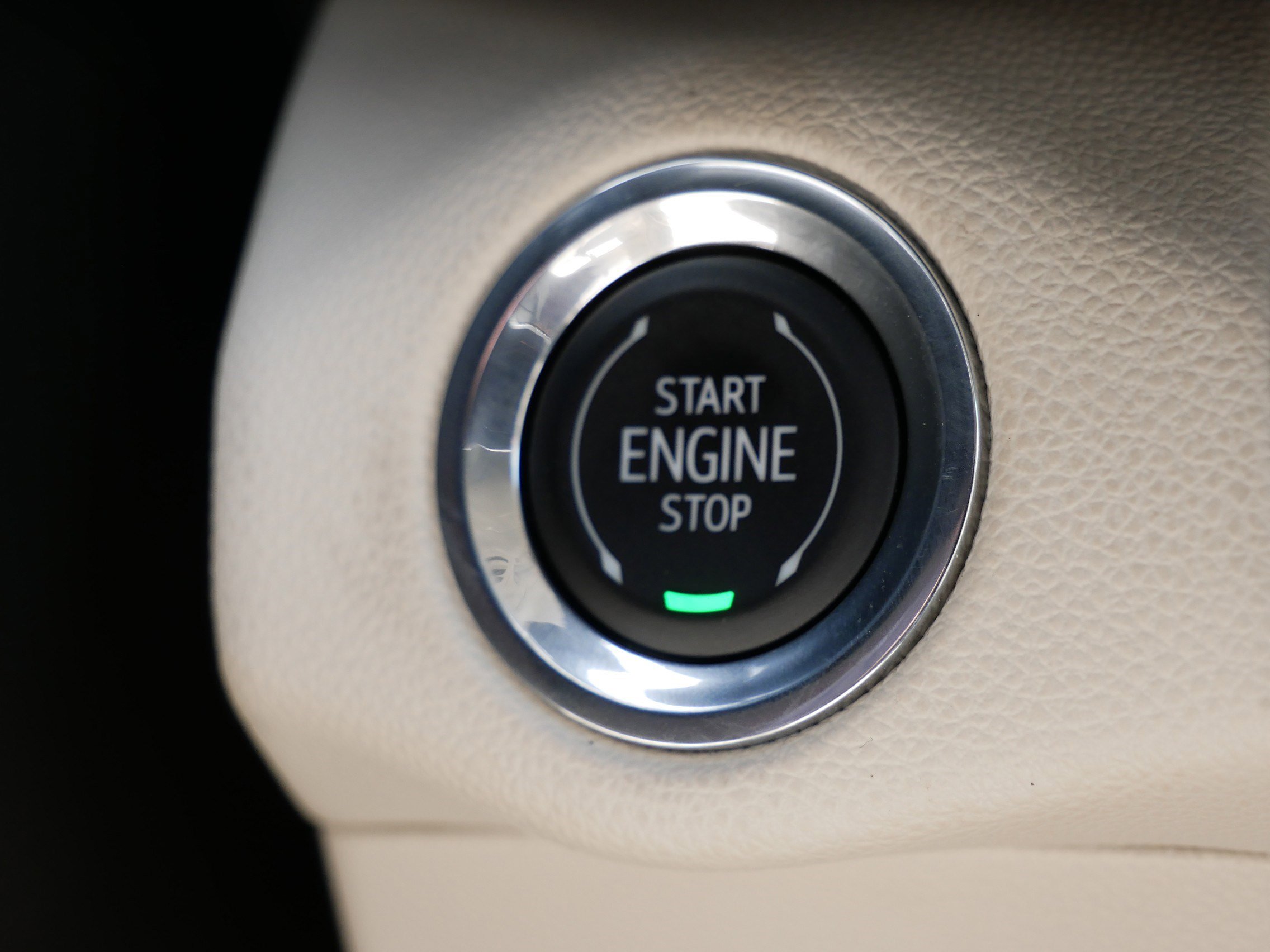 Used 2022 Buick Envision Avenir w/ Technology Package II AWD/4WD image 32
