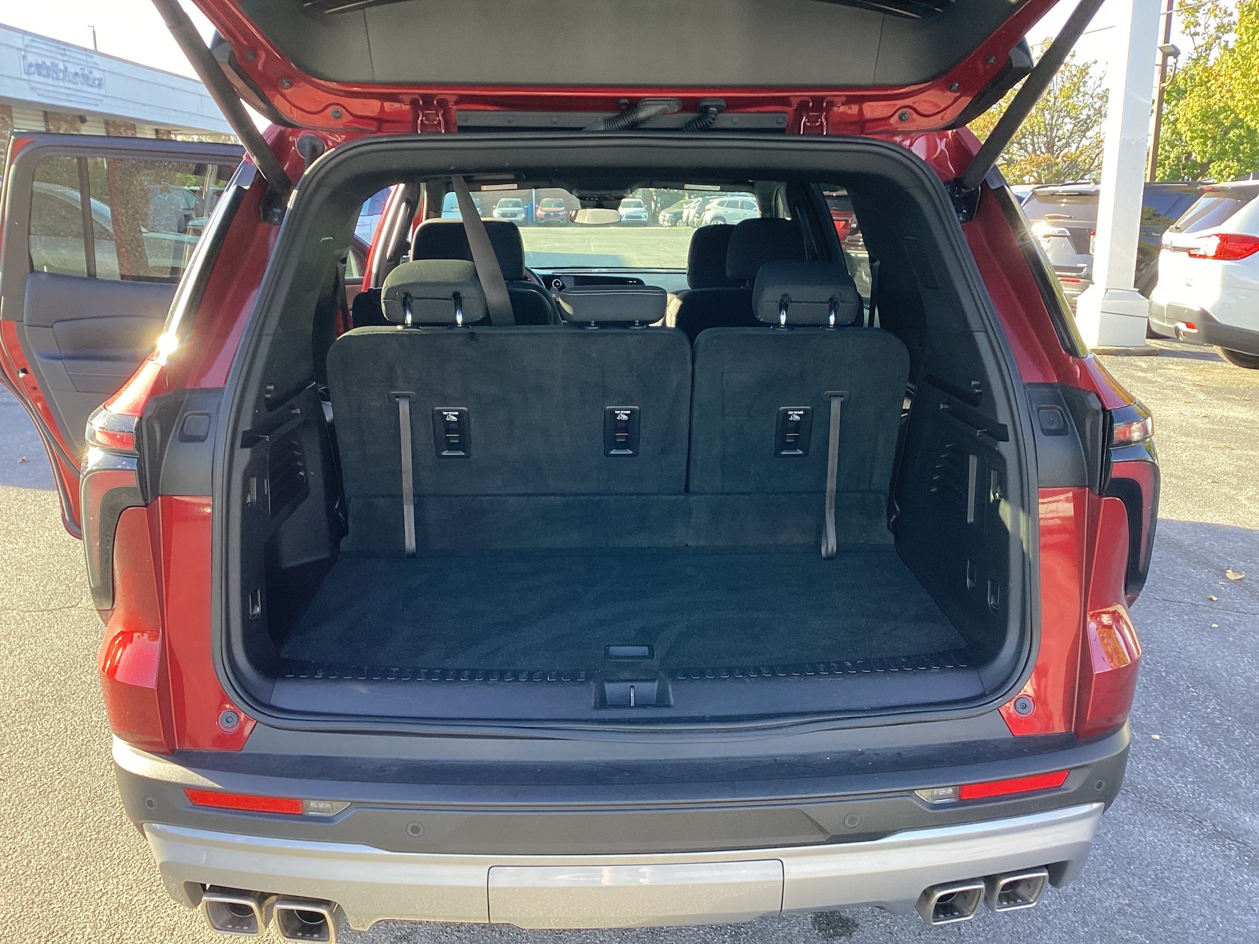 Used 2026 Chevrolet Traverse LT FWD image 11