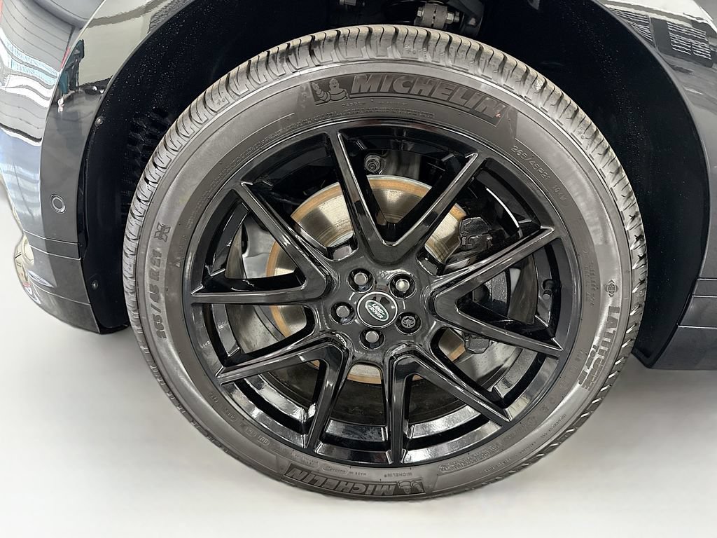 Certified 2026 Land Rover Range Rover Velar Dynamic SE AWD/4WD image 30