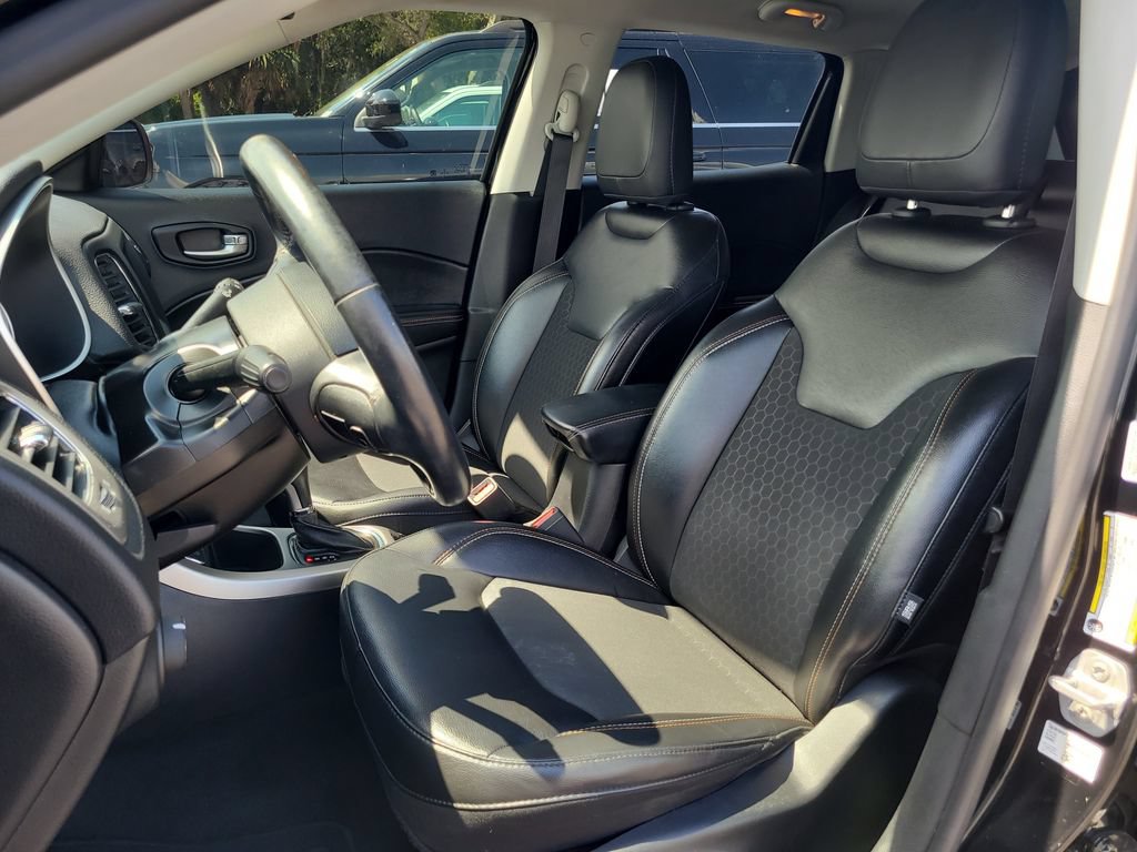 Used 2019 Jeep Compass Latitude FWD image 18
