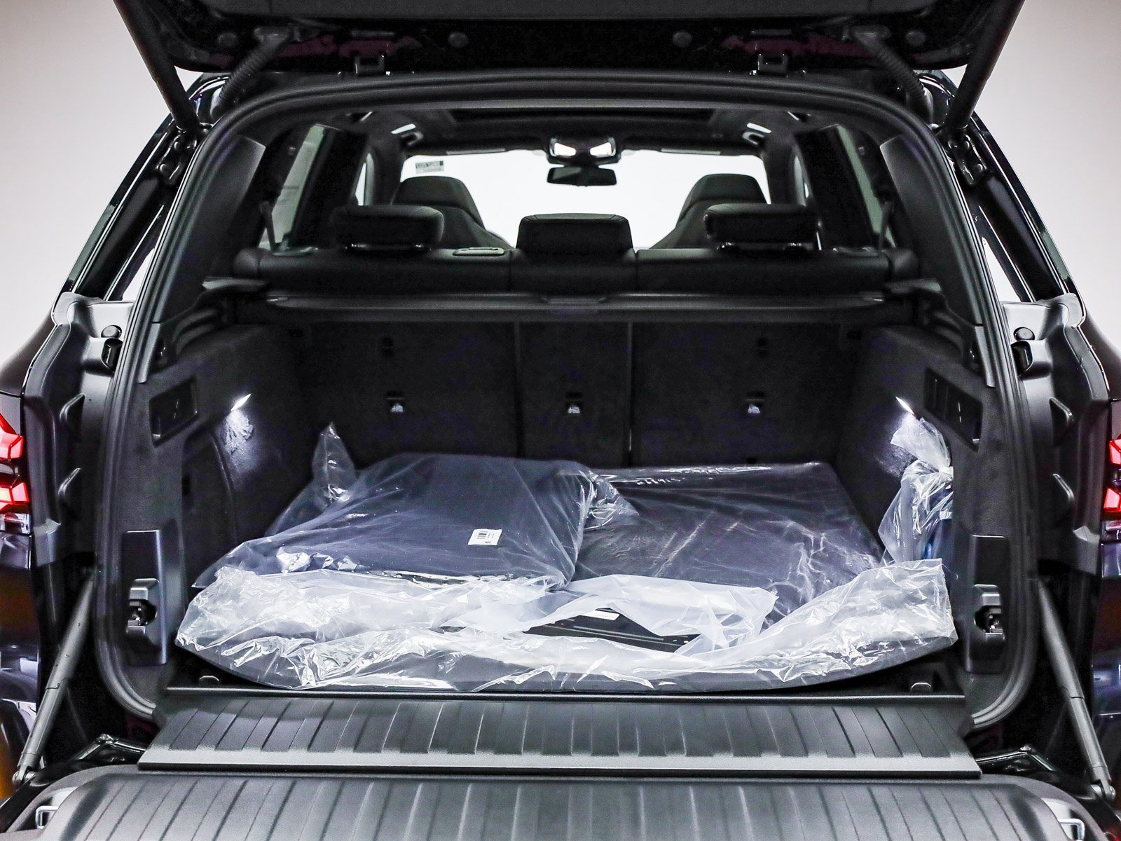 New 2026 BMW X5 M Competition w/ Executive Package image 28