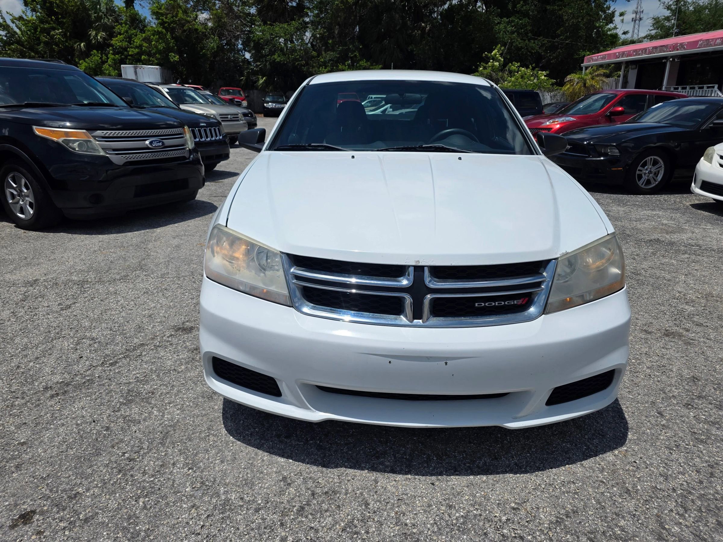 Used 2012 Dodge Avenger SE FWD image 2