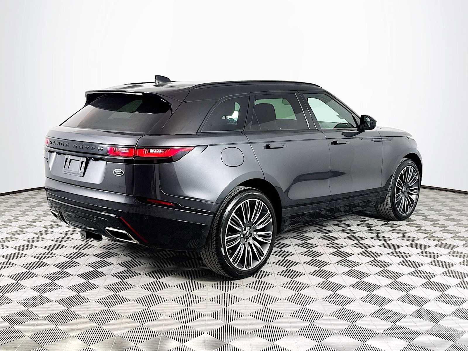 Used 2023 Land Rover Range Rover Velar HST image 5