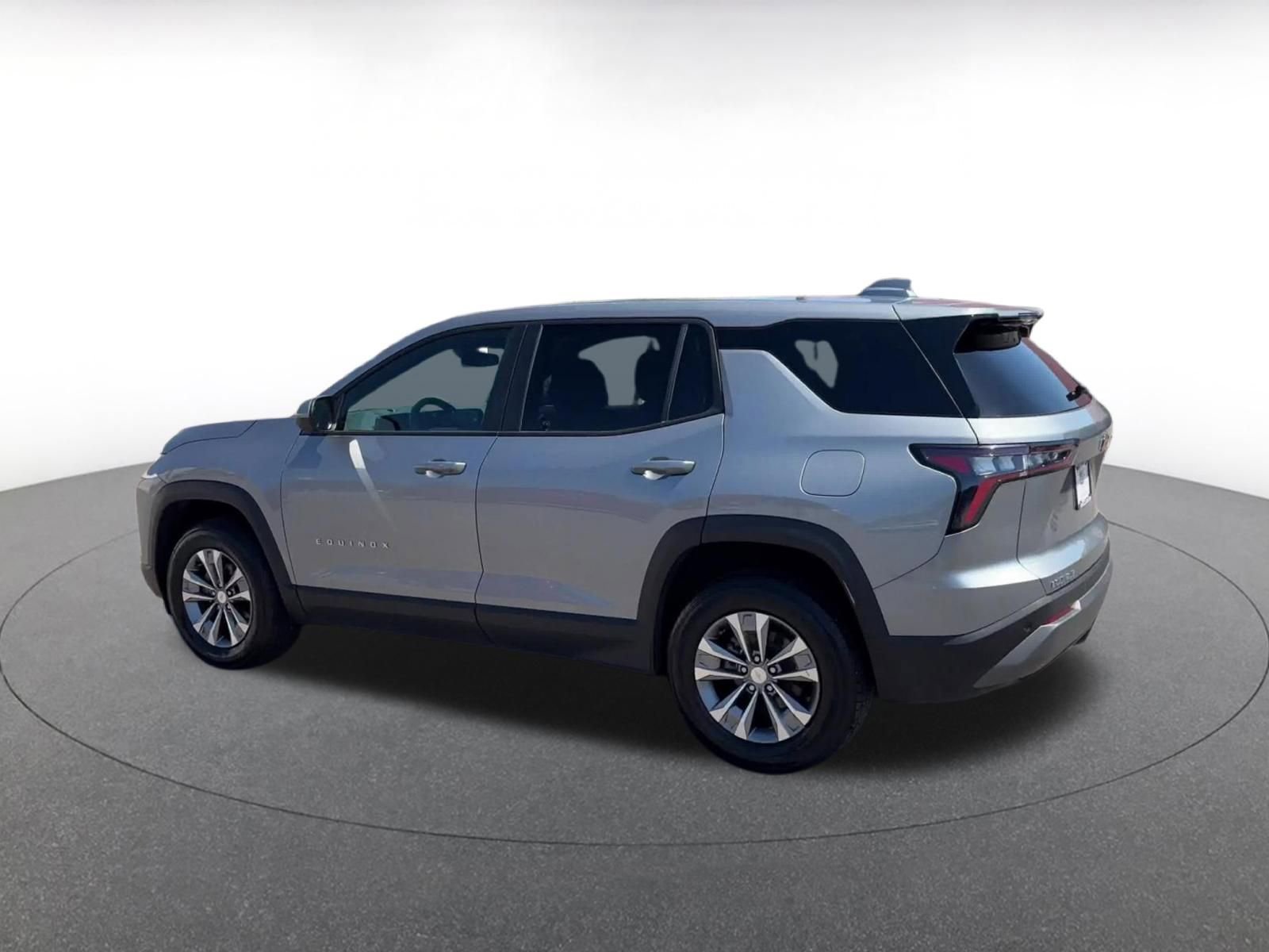 Used 2025 Chevrolet Equinox LT FWD image 10