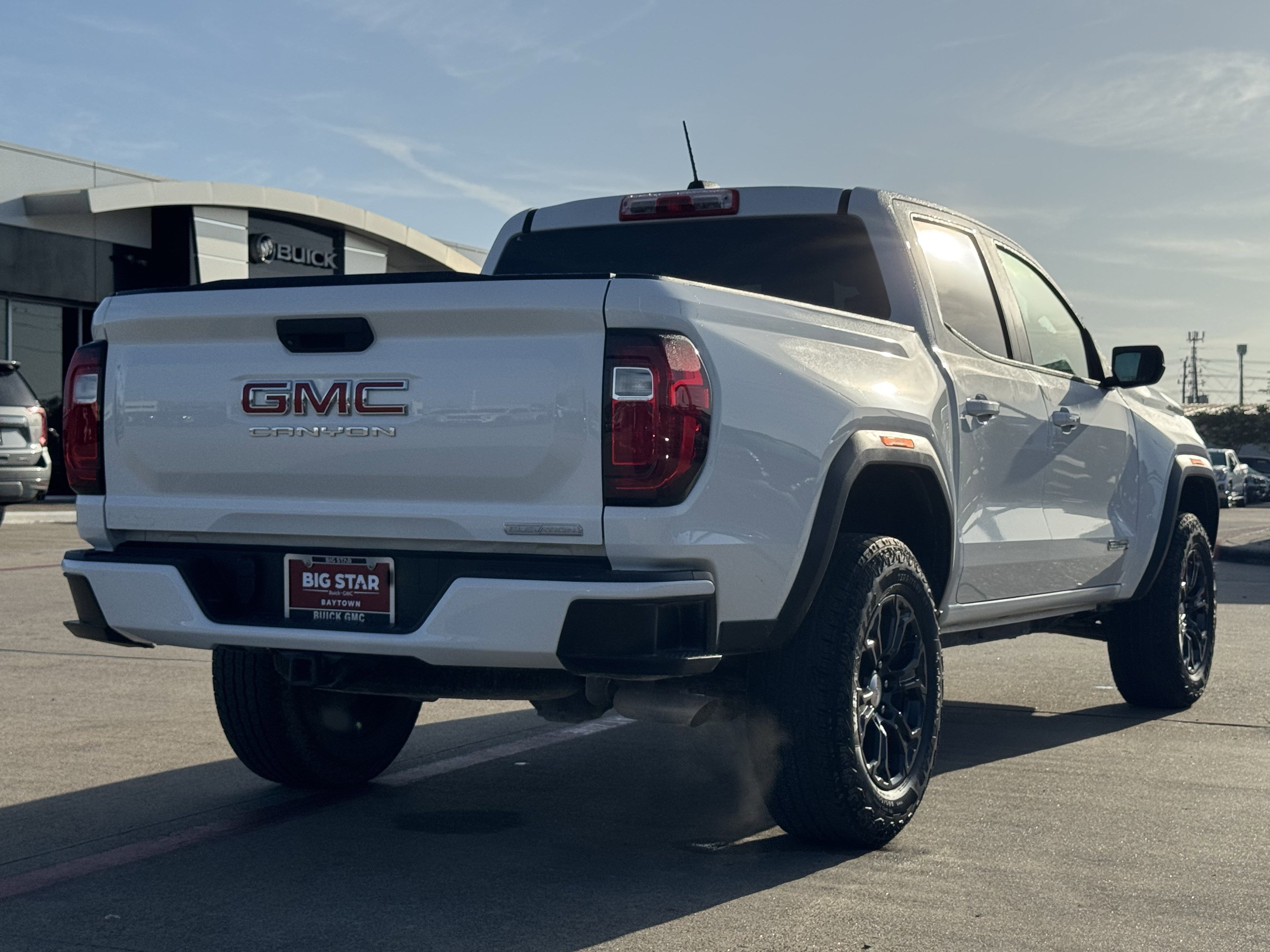 Used 2023 GMC Canyon Elevation w/ Trailering Package image 8