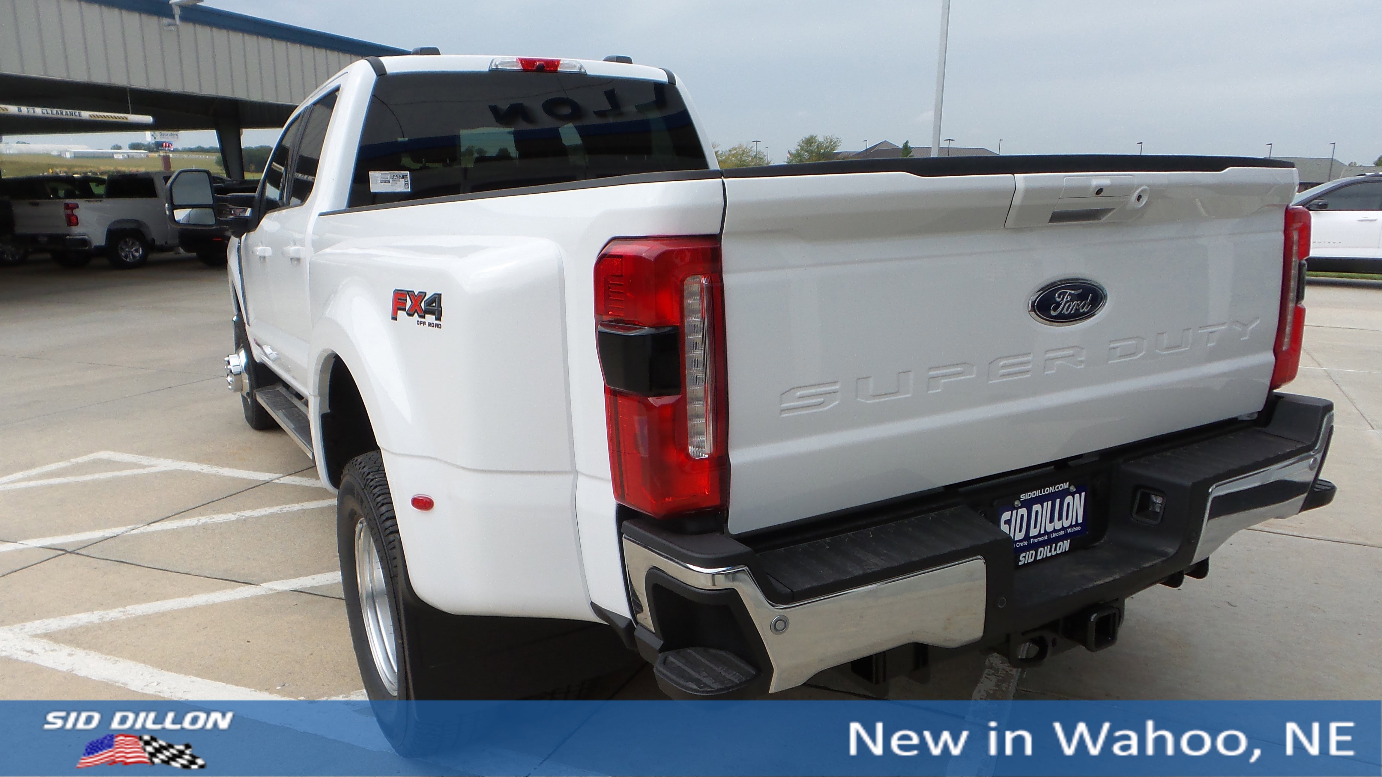 New 2026 Ford F350 4x4 Crew Cab DRW Super Duty image 3