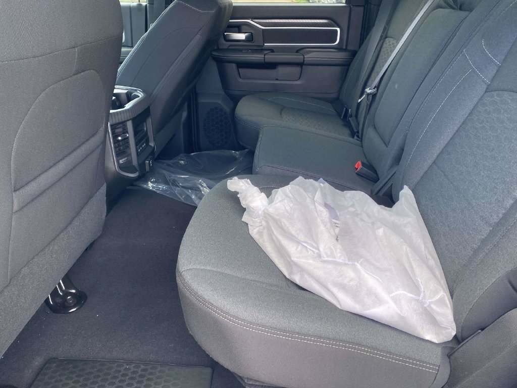 New 2026 RAM 3500 Big Horn AWD/4WD image 39