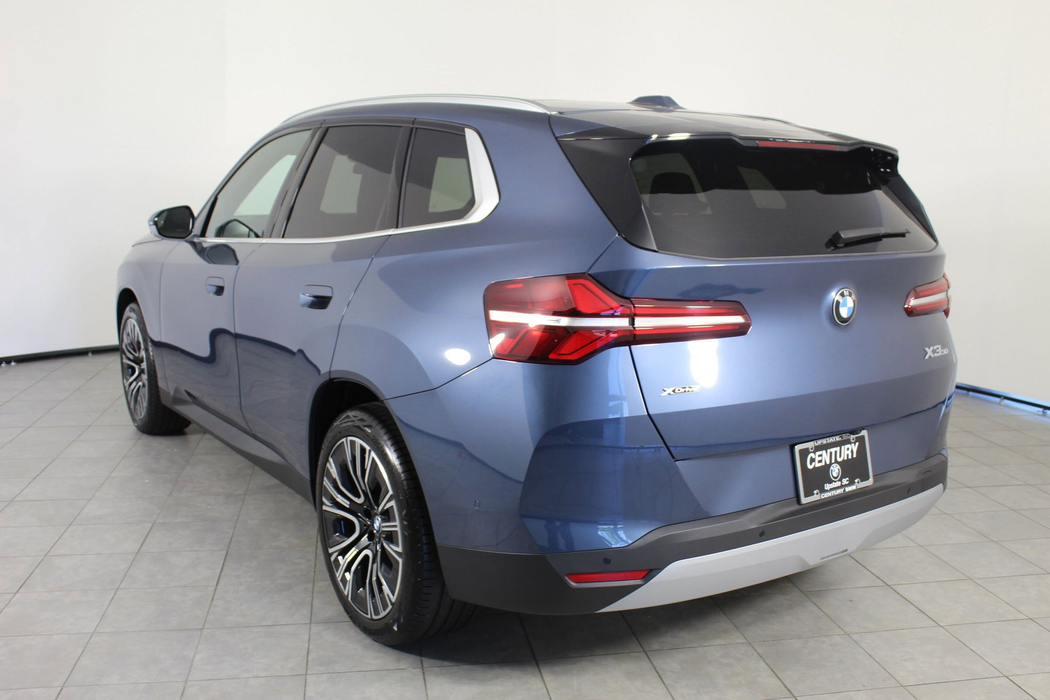 Used 2025 BMW X3 xDrive30i w/ Premium Package image 3
