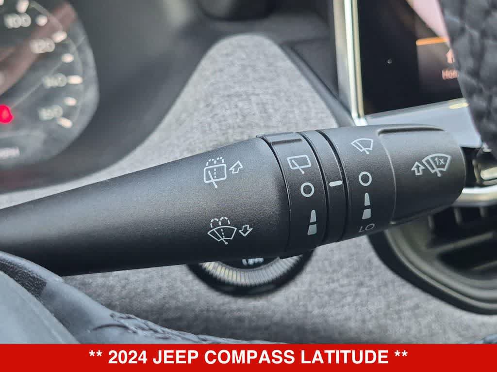 Used 2024 Jeep Compass Latitude AWD/4WD image 25