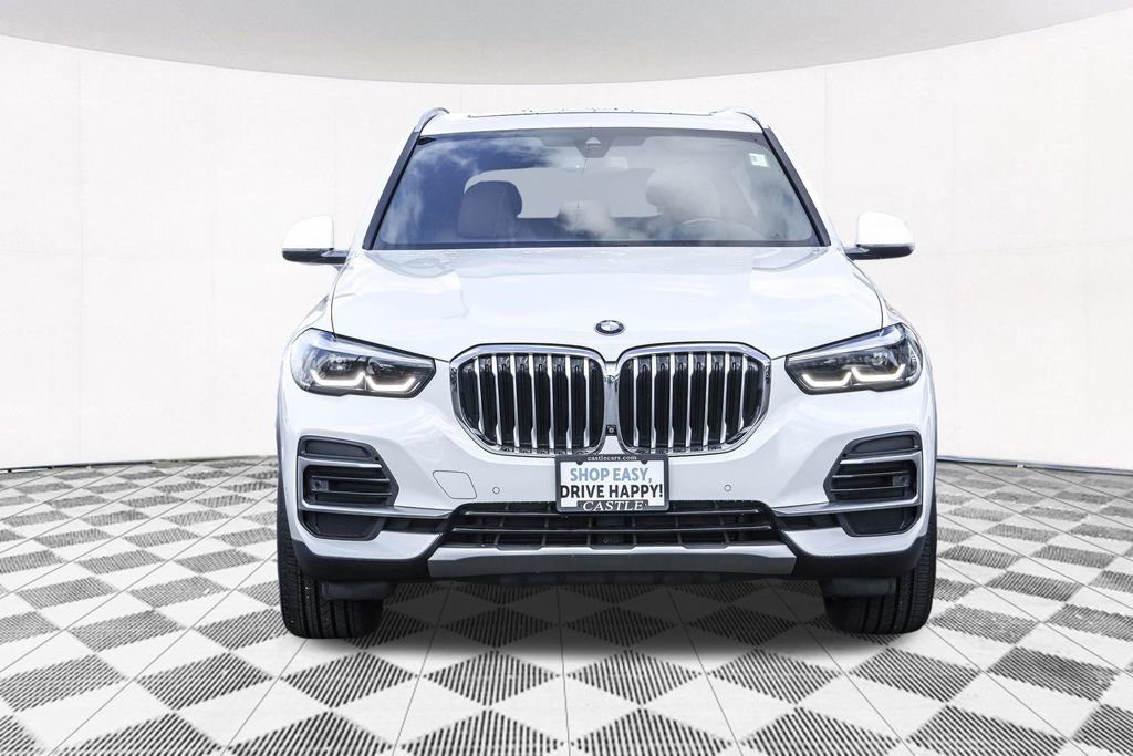 Used 2022 BMW X5 xDrive40i w/ Parking Assistance Package AWD/4WD image 11
