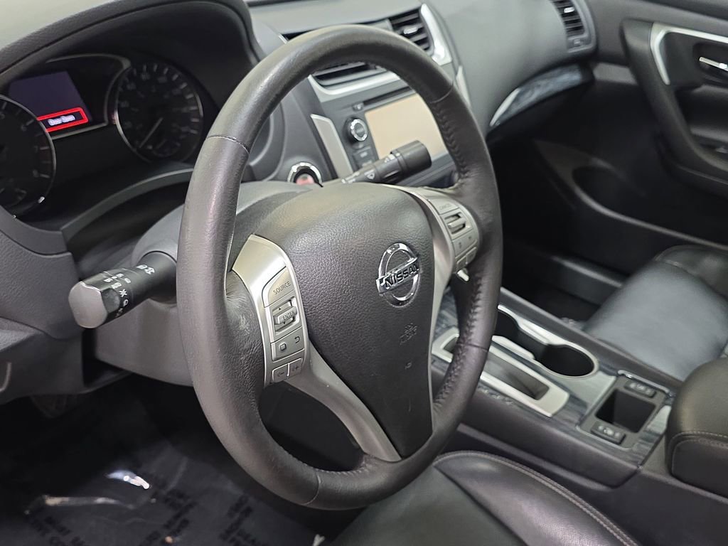 Used 2016 Nissan Altima 2.5 SL w/ 2.5 Technology w/LED Package FWD image 14