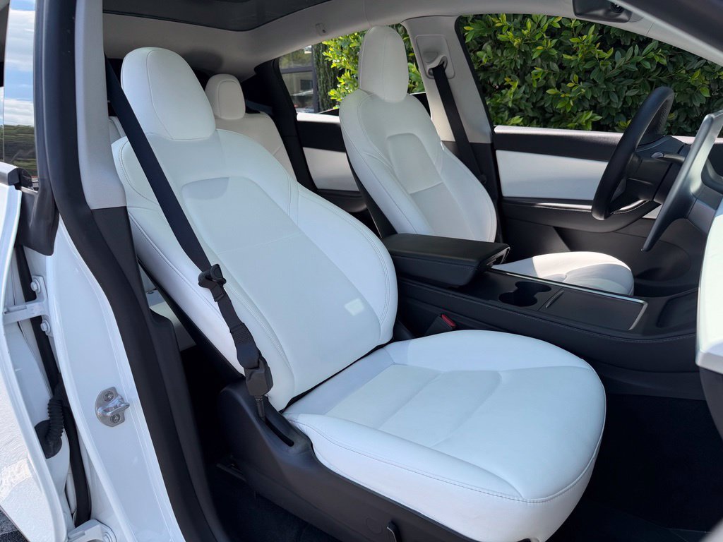 Used 2022 Tesla Model Y Performance AWD/4WD image 34