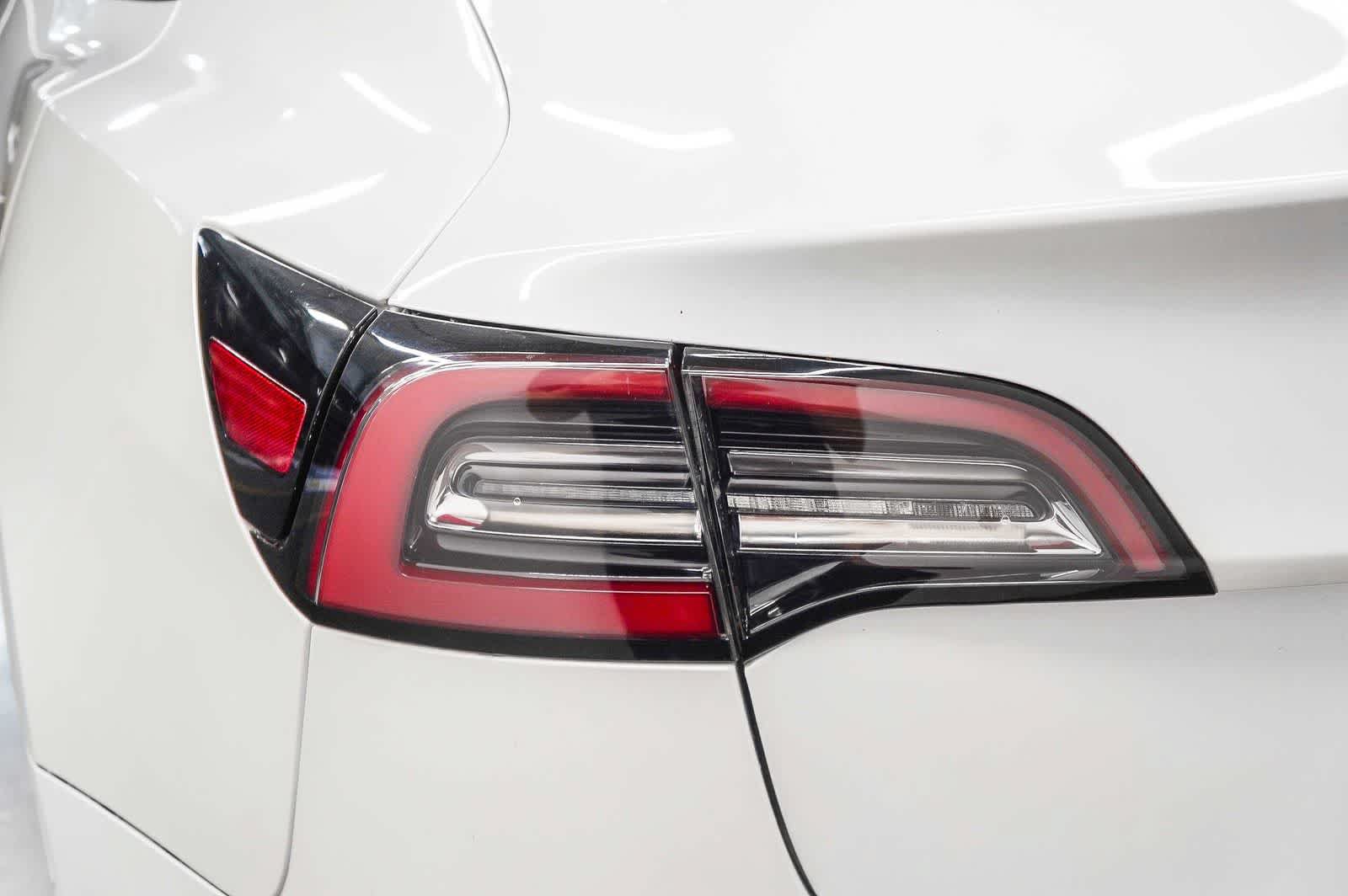 Used 2020 Tesla Model 3 Standard Range Plus RWD image 9