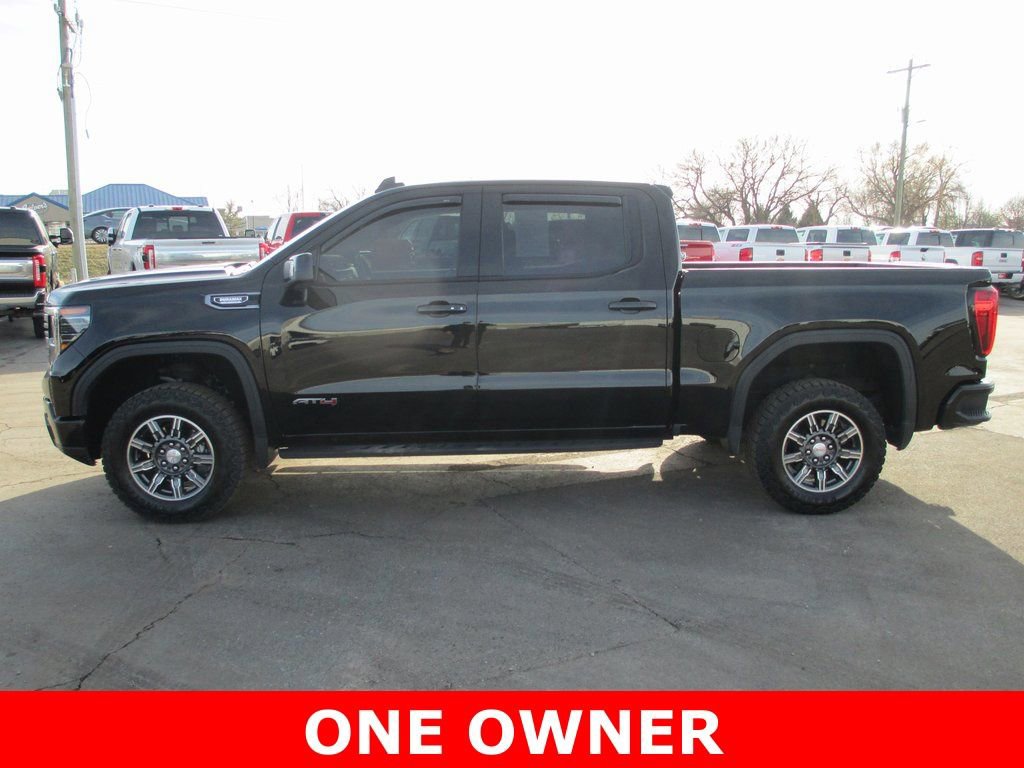 Used 2025 GMC Sierra 1500 AT4 w/ AT4 Premium Package AWD/4WD image 10
