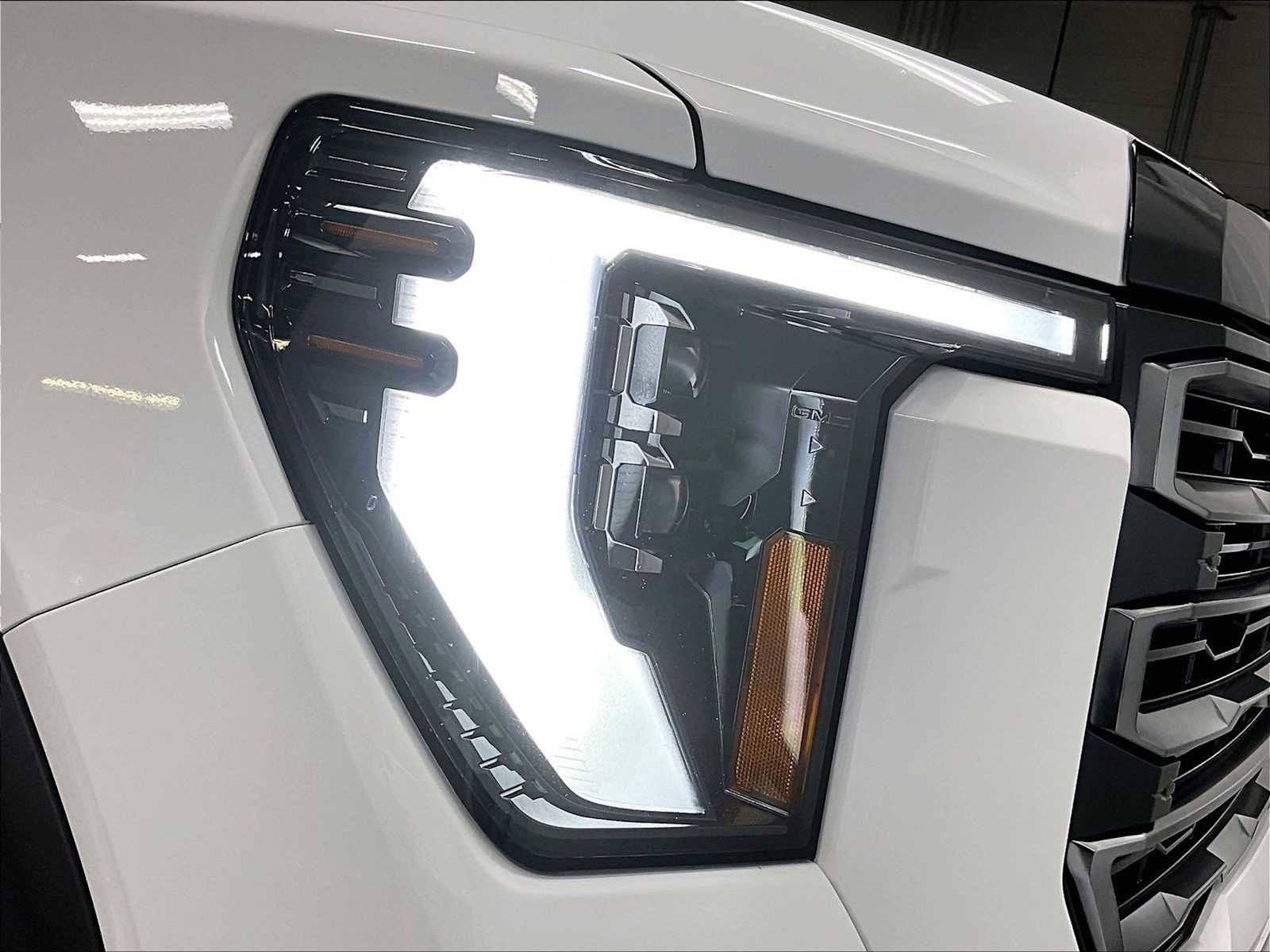 Used 2024 GMC Sierra 2500 AT4 w/ AT4 Premium Plus Package image 12