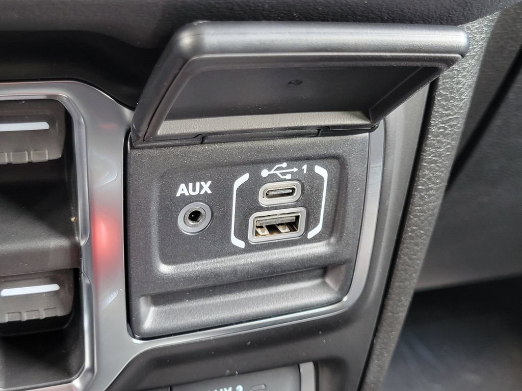 New 2026 Jeep Gladiator Rubicon w/ Safety Group AWD/4WD image 14