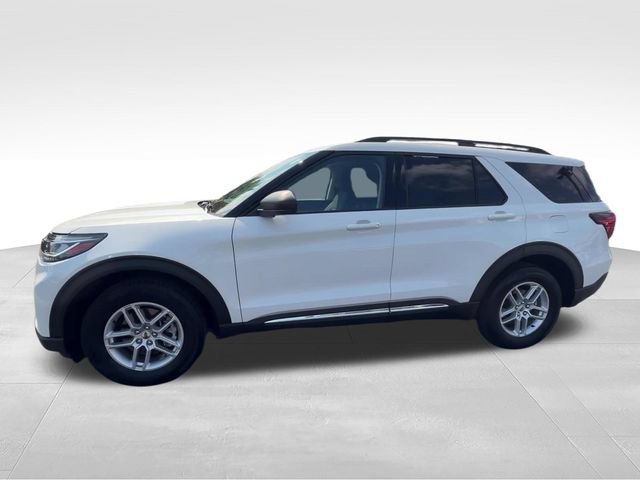 Used 2025 Ford Explorer Active AWD/4WD image 3