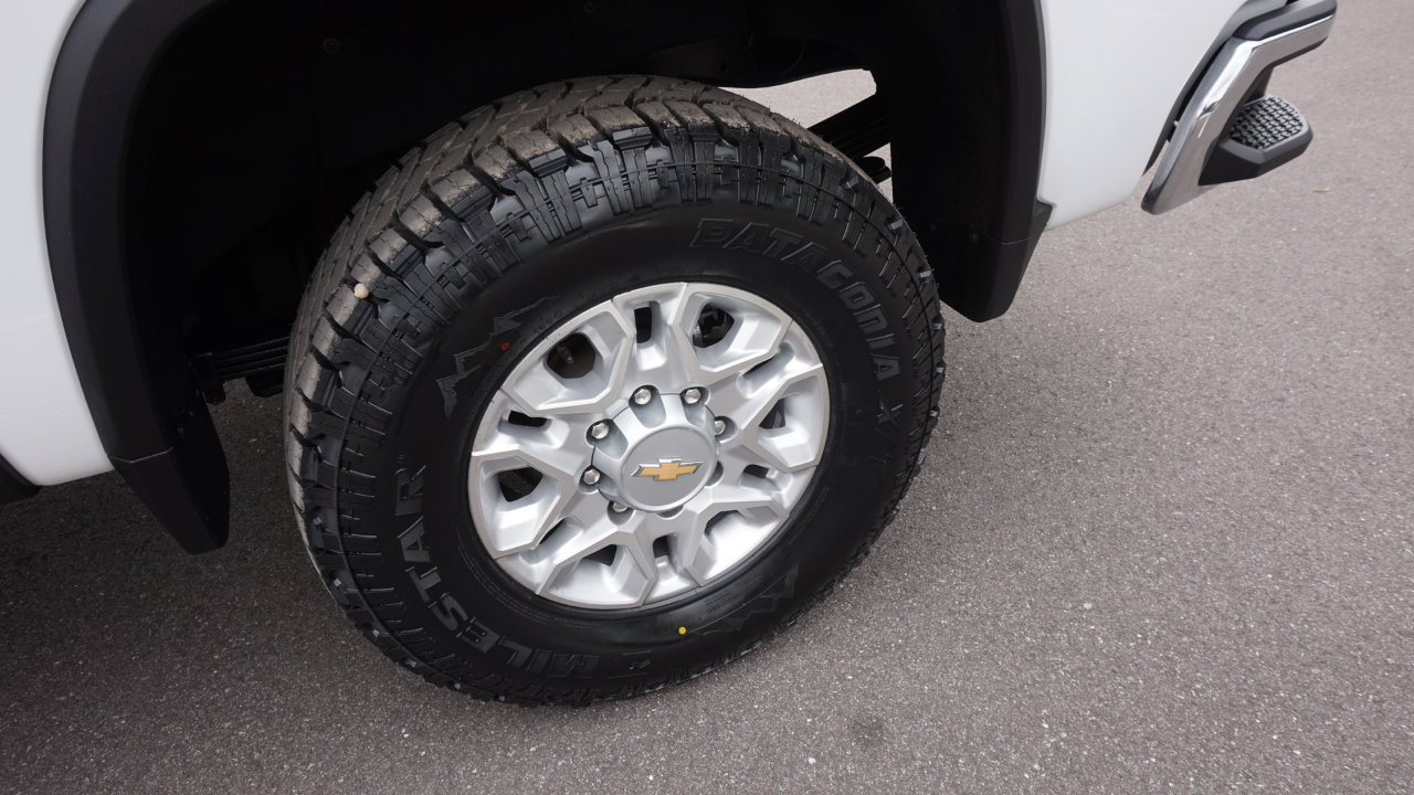 Used 2022 Chevrolet Silverado 2500 LT w/ Convenience Package image 4