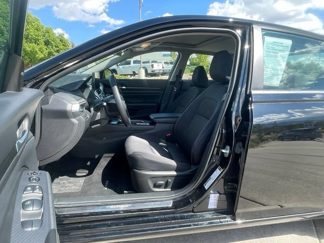 Used 2025 Nissan Altima 2.5 SV w/ SV Special Edition Package AWD/4WD image 12