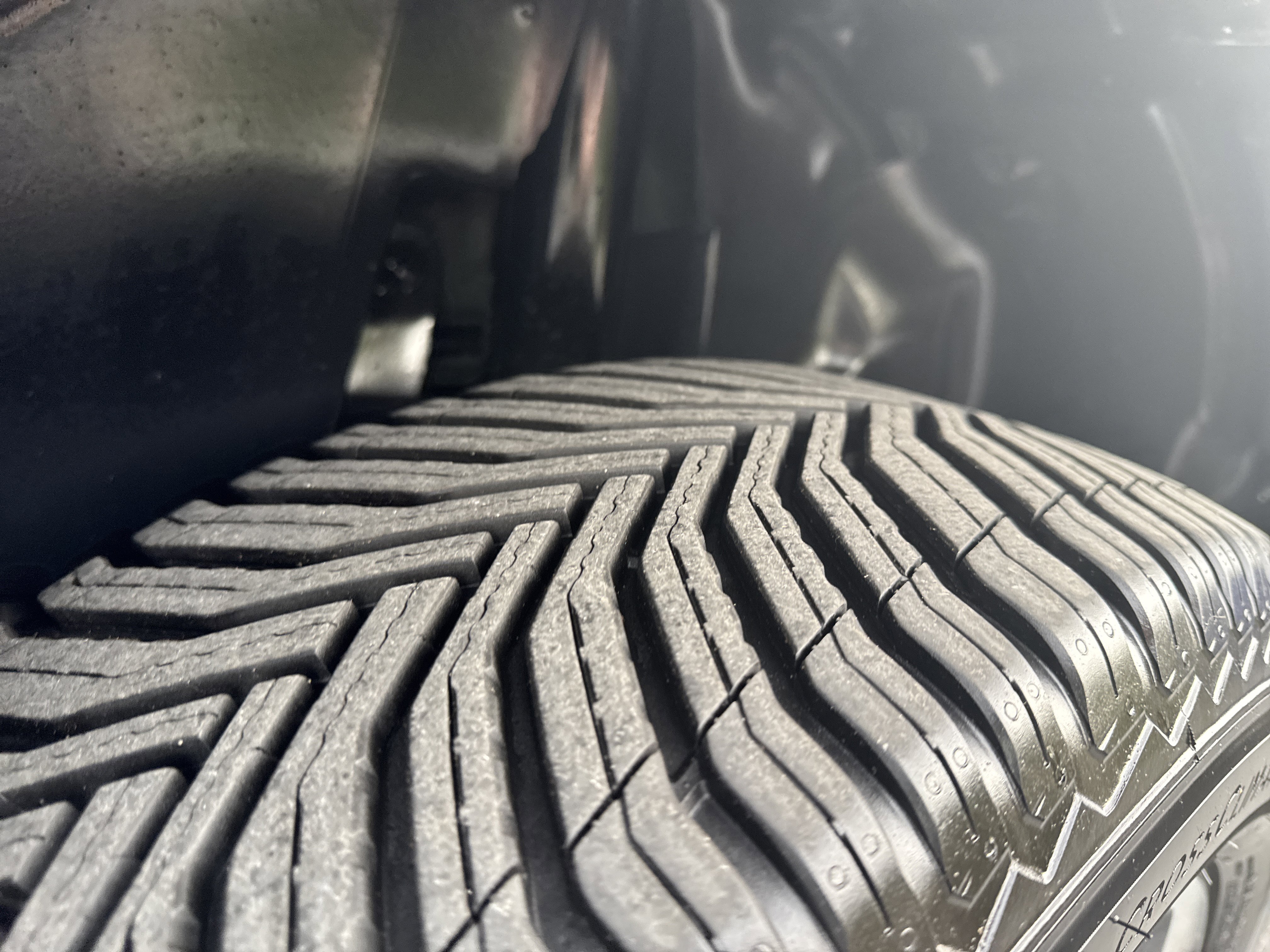 Used 2019 Jeep Cherokee Limited image 12