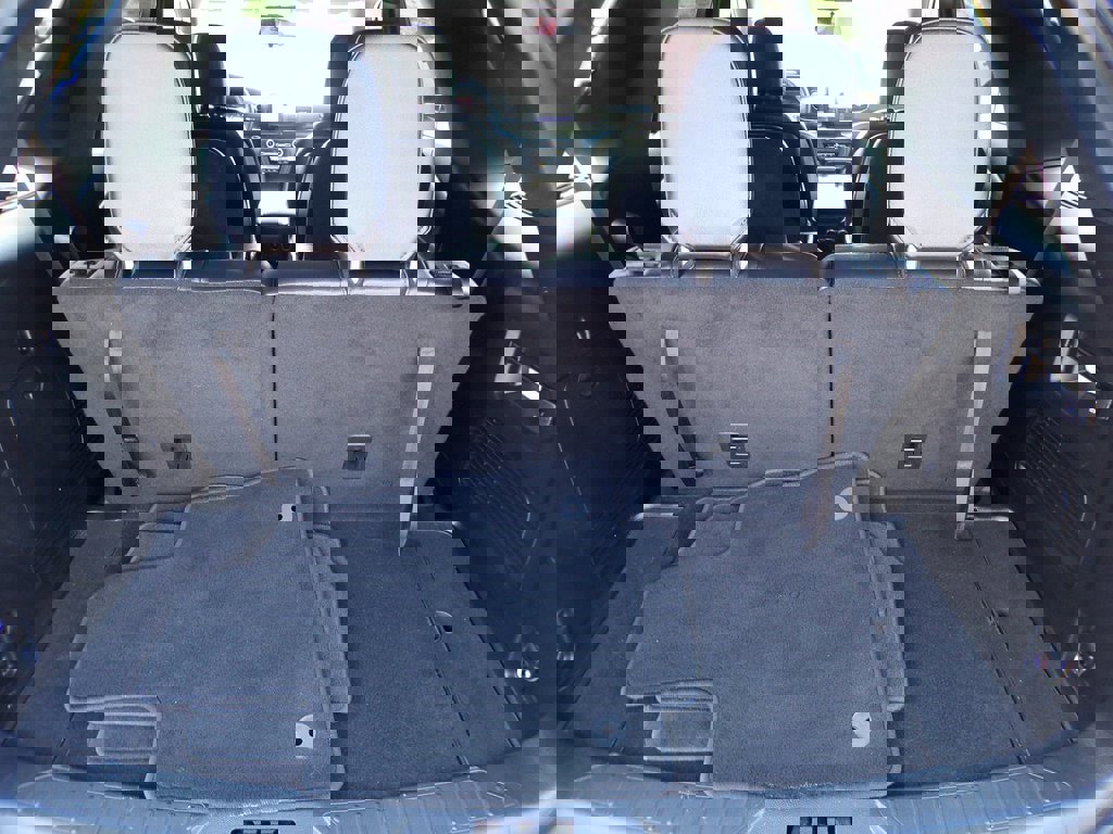 Used 2020 Ford Explorer XLT w/ Equipment Group 202A image 15