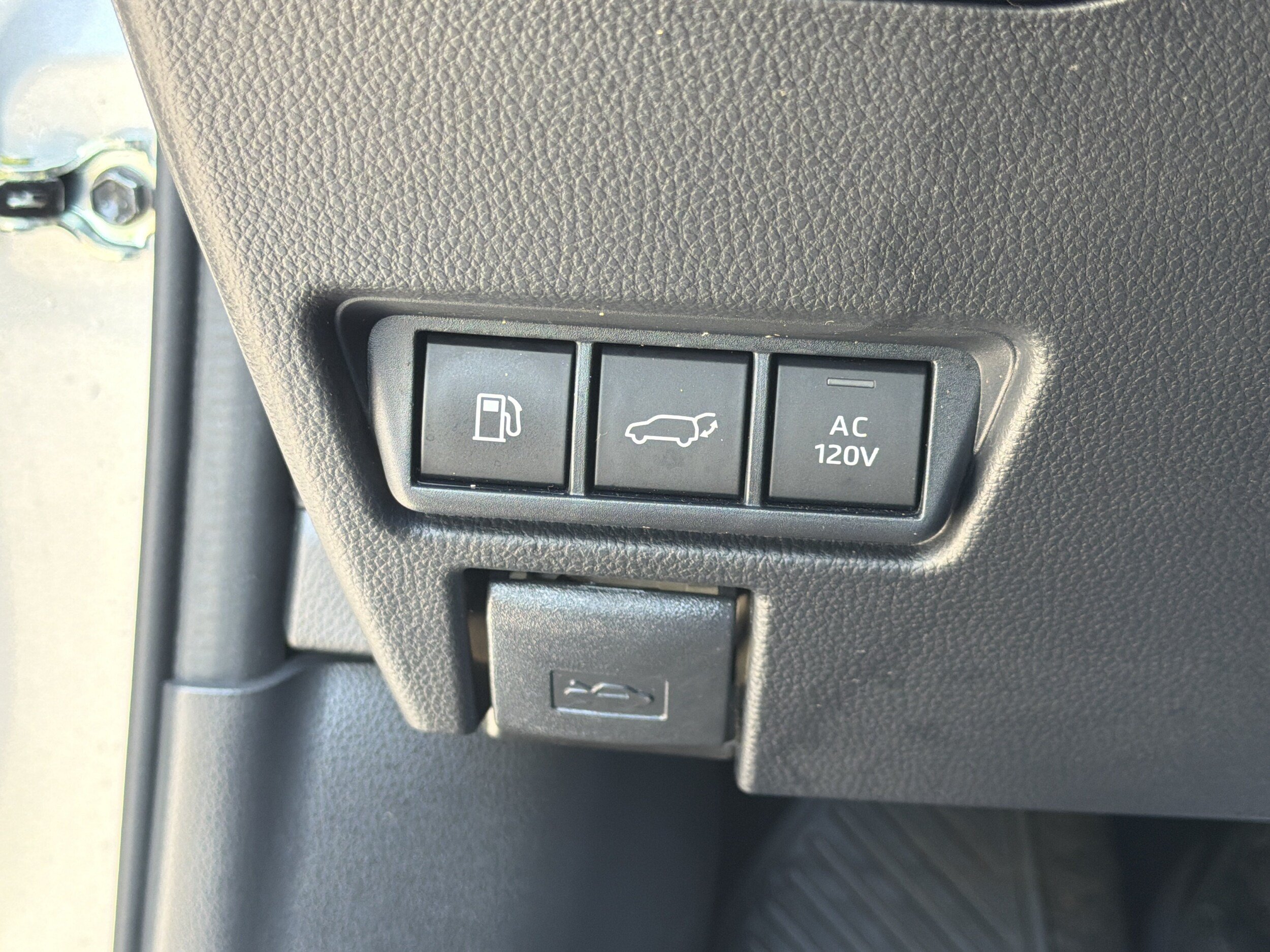 Used 2024 Toyota Prius Prime Premium w/ Advanced Technology Package FWD image 19