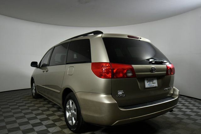 Used 2008 Toyota Sienna FWD image 14