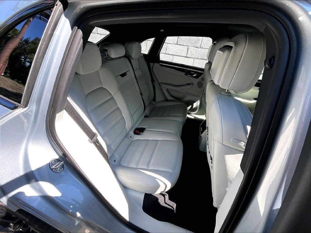 Certified 2023 Porsche Macan GTS AWD/4WD image 21