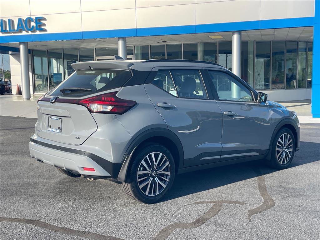 Used 2021 Nissan Kicks SR w/ SR Premium Package FWD image 7