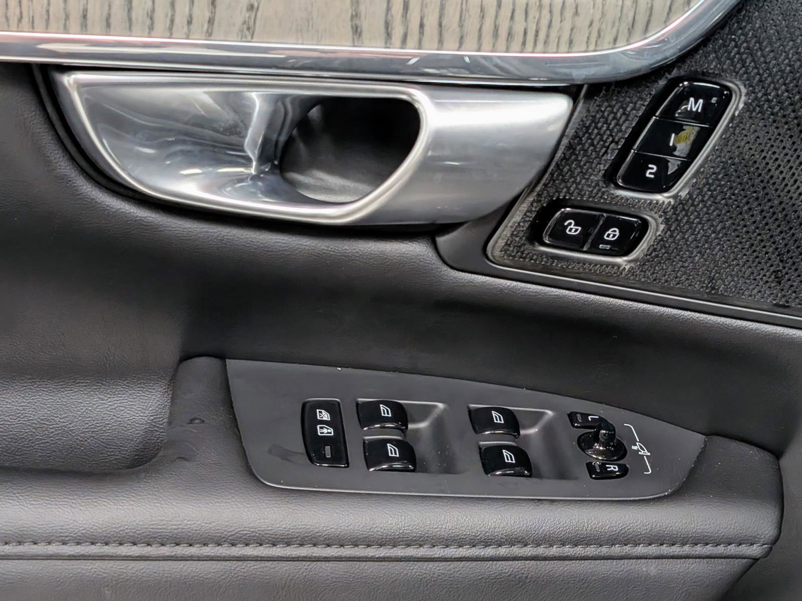 Used 2024 Volvo V90 B6 Cross Country Plus w/ Climate Package image 14