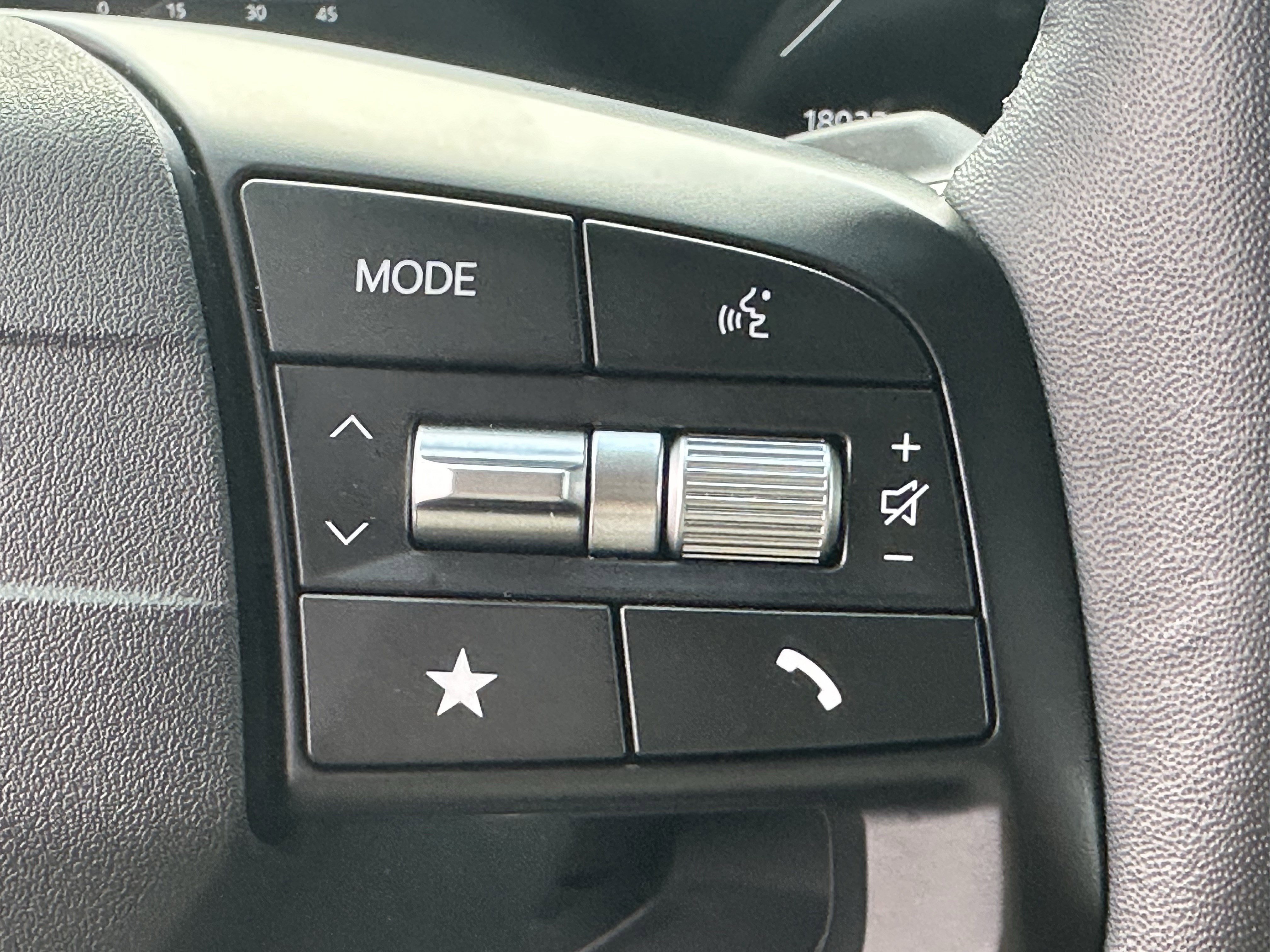 Used 2025 Kia K4 EX image 26