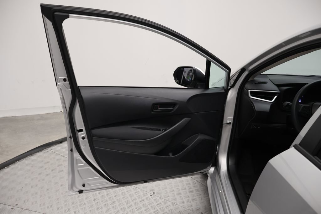 Used 2025 Toyota Corolla LE FWD image 16