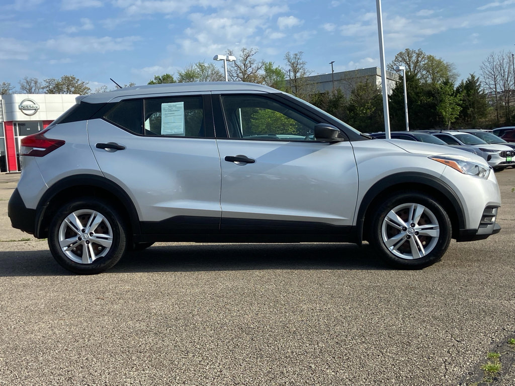 Used 2019 Nissan Kicks S image 4