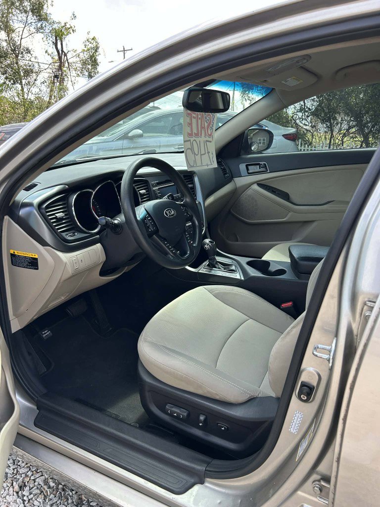 Used 2013 Kia Optima LX w/ Convenience Pkg image 10