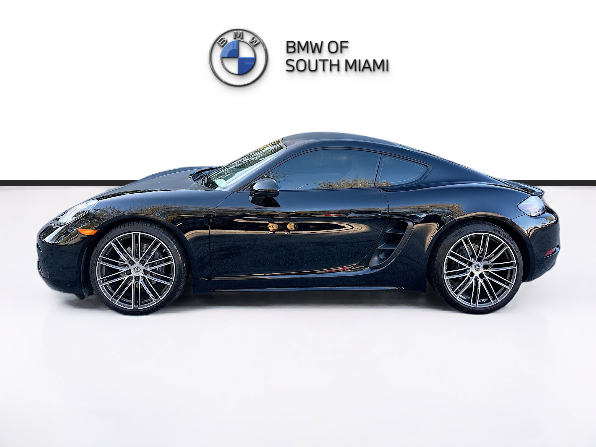 Used 2025 Porsche 718 Cayman image 4