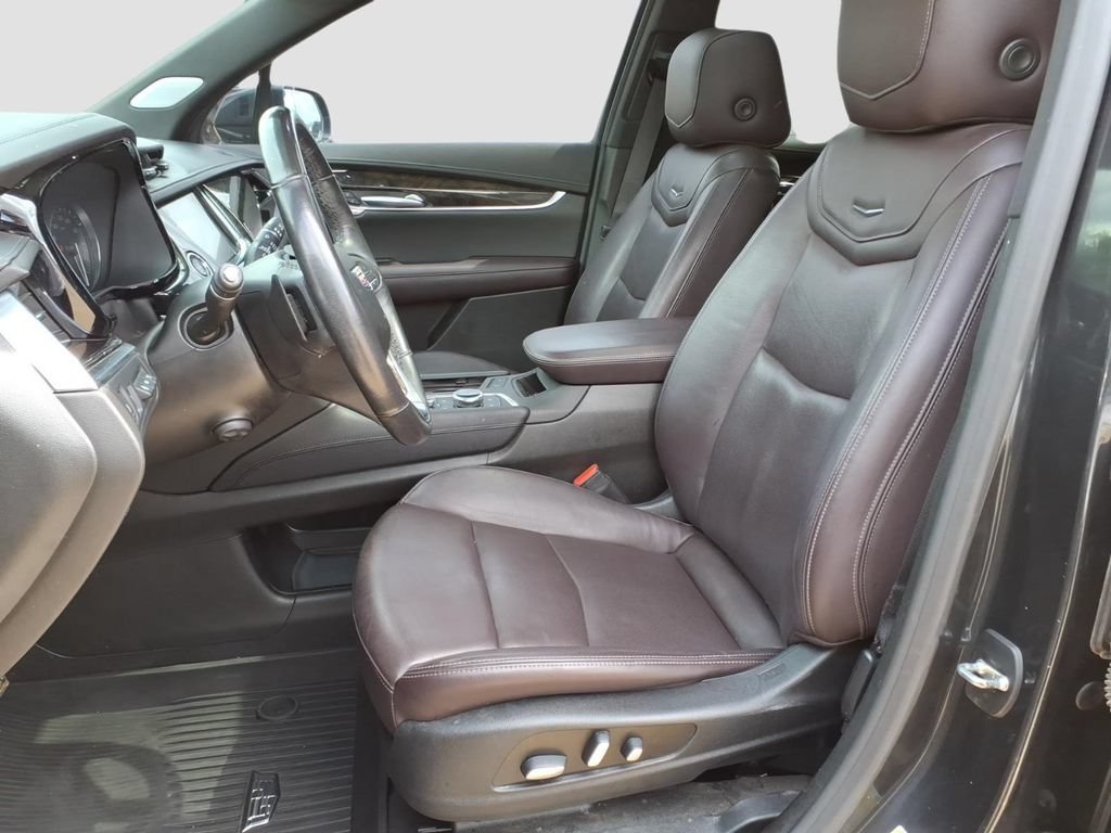 Used 2020 Cadillac XT6 Premium Luxury FWD image 24
