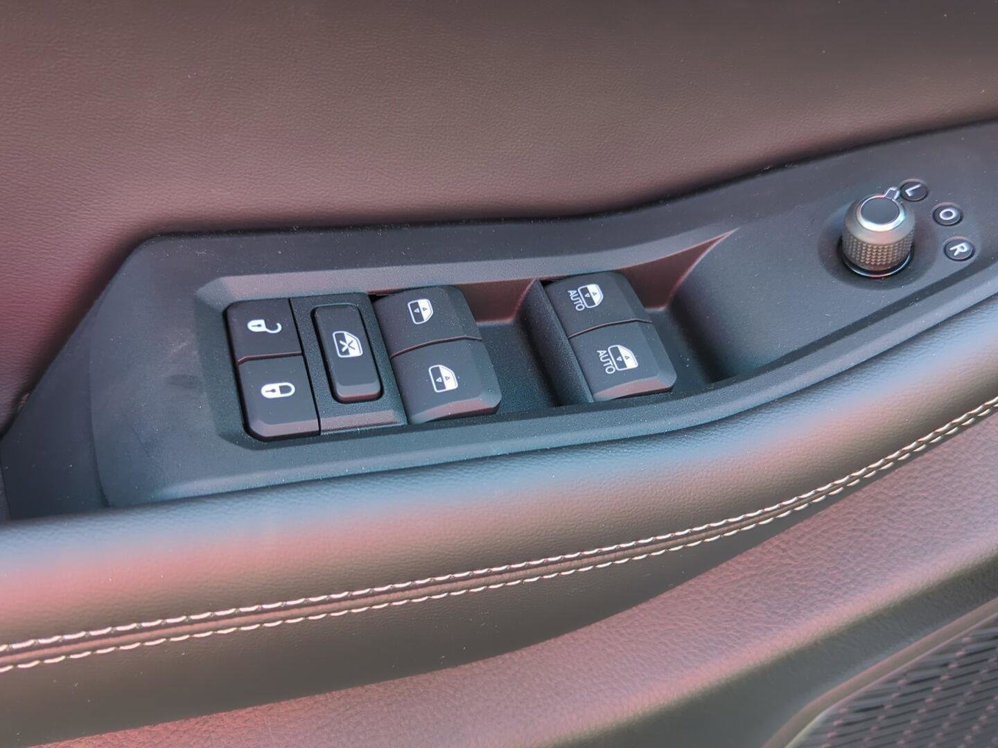 New 2025 Jeep Grand Cherokee Limited w/ Luxury Tech Group II image 15