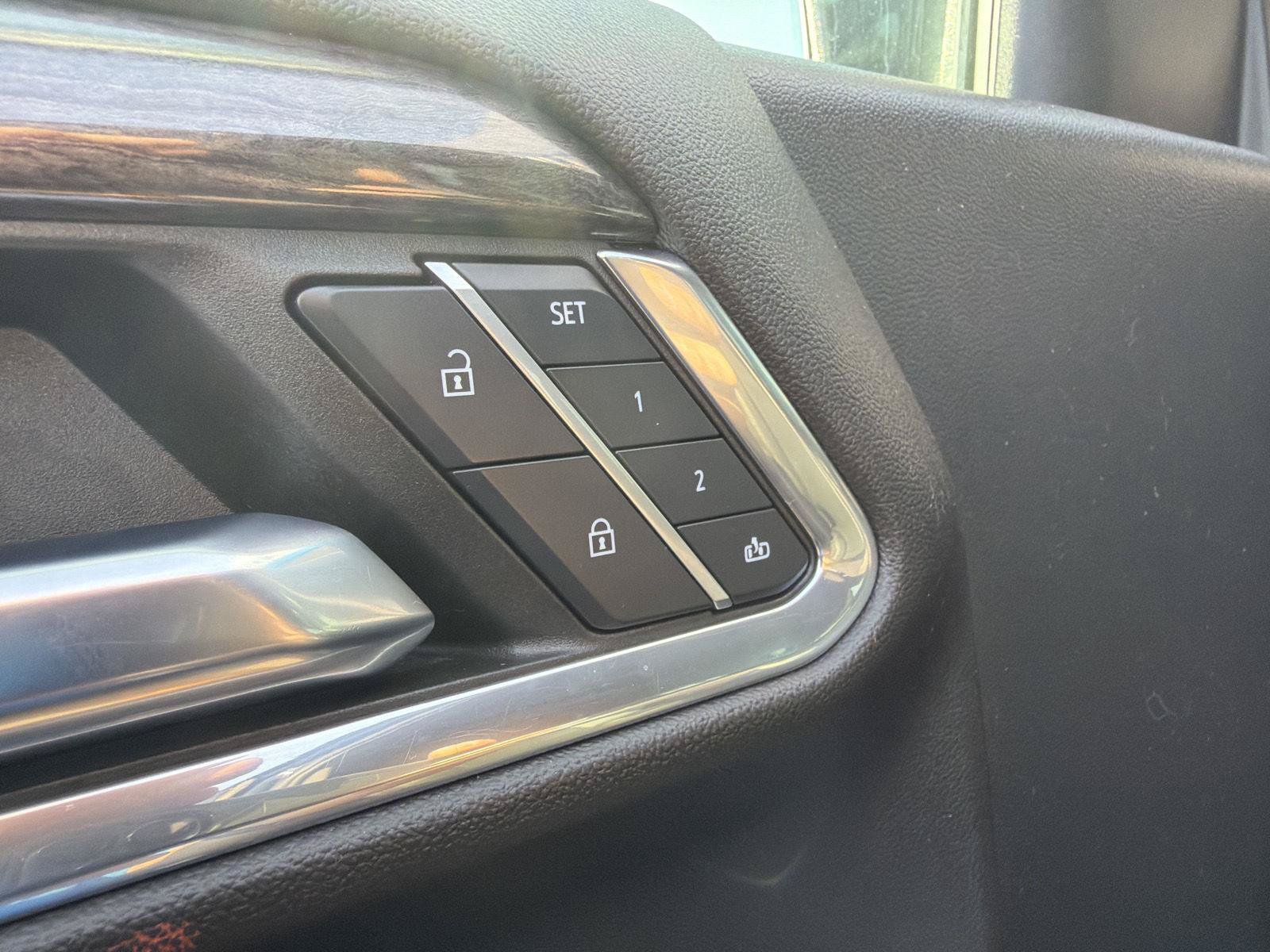 Used 2023 Chevrolet Silverado 1500 LTZ AWD/4WD image 18
