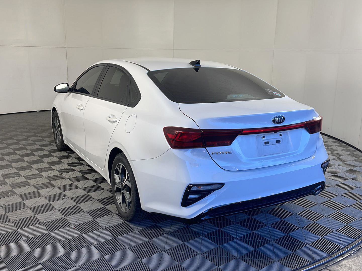 Used 2021 Kia Forte LXS image 8