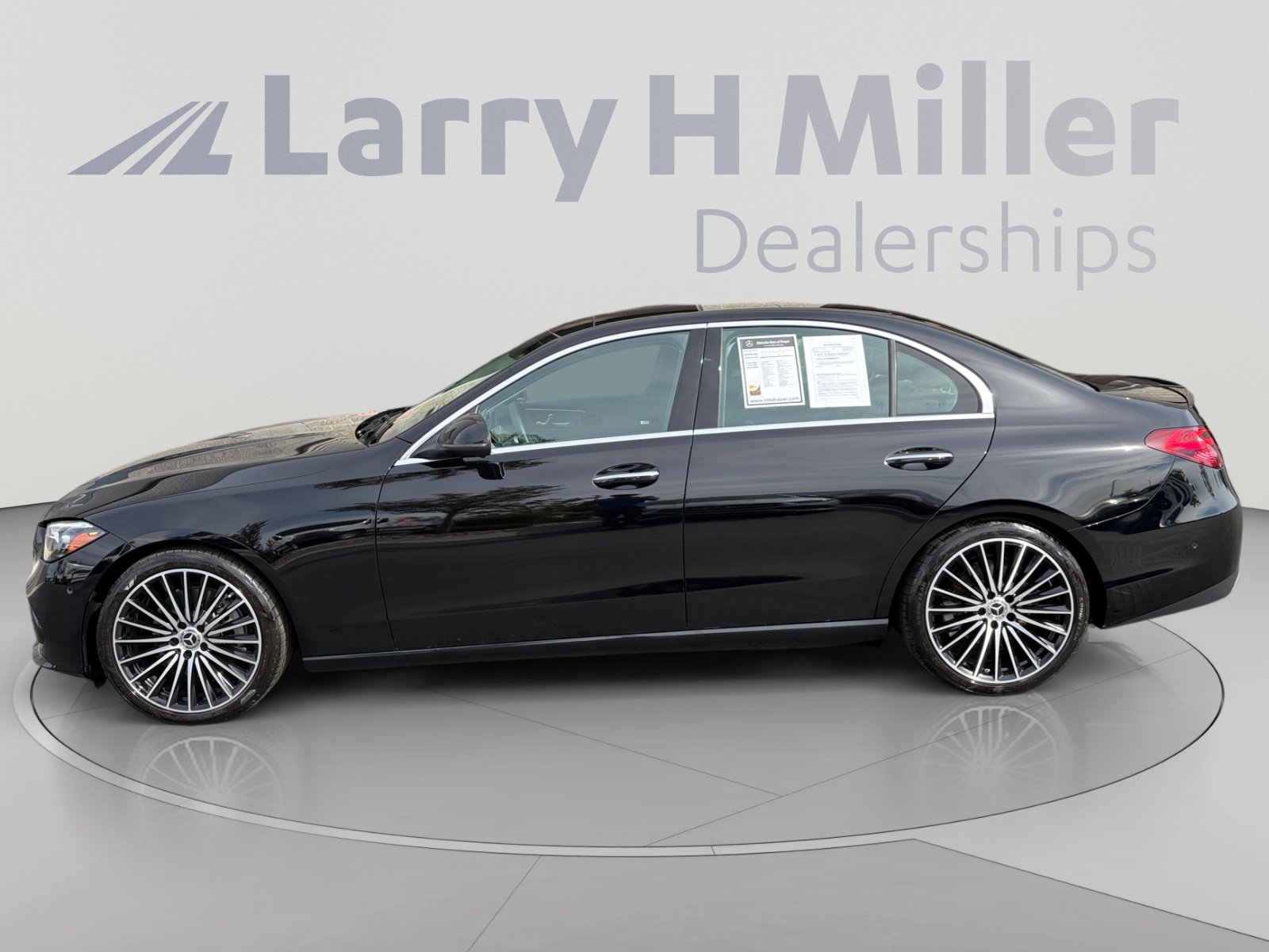 Used 2026 Mercedes-Benz C 300 4MATIC Sedan image 3