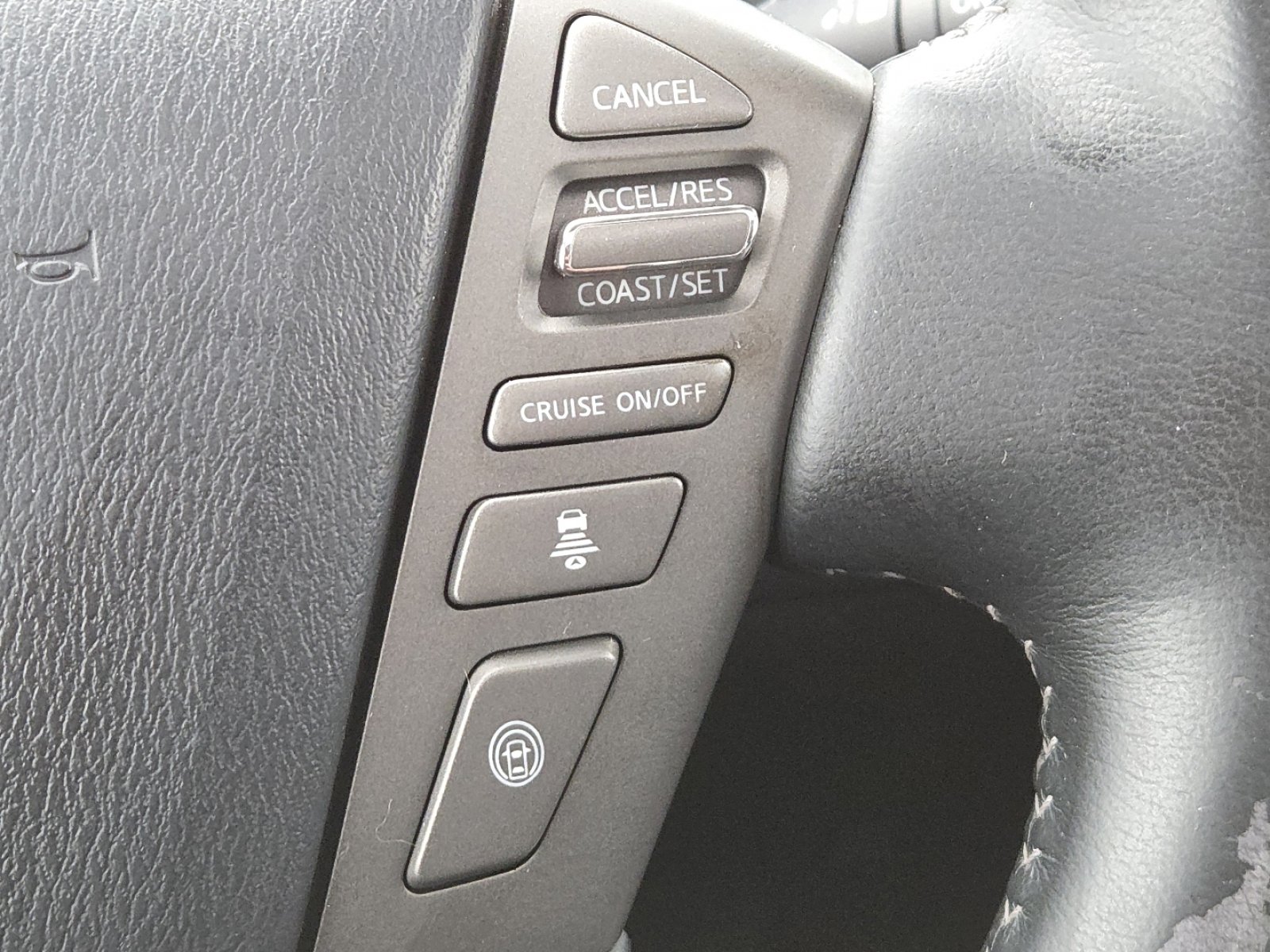 Used 2018 Nissan Armada Platinum image 8