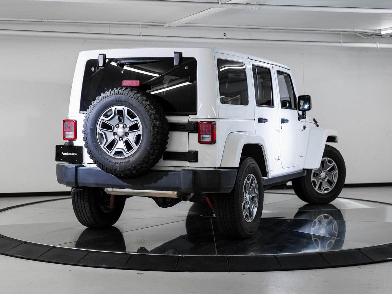 Used 2017 Jeep Wrangler Unlimited Rubicon w/ Connectivity Group image 6