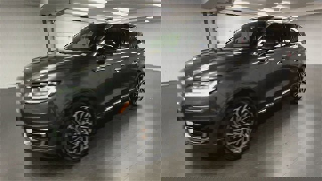 Used 2020 Lincoln Nautilus Reserve w/ Equipment Group 201A image 4