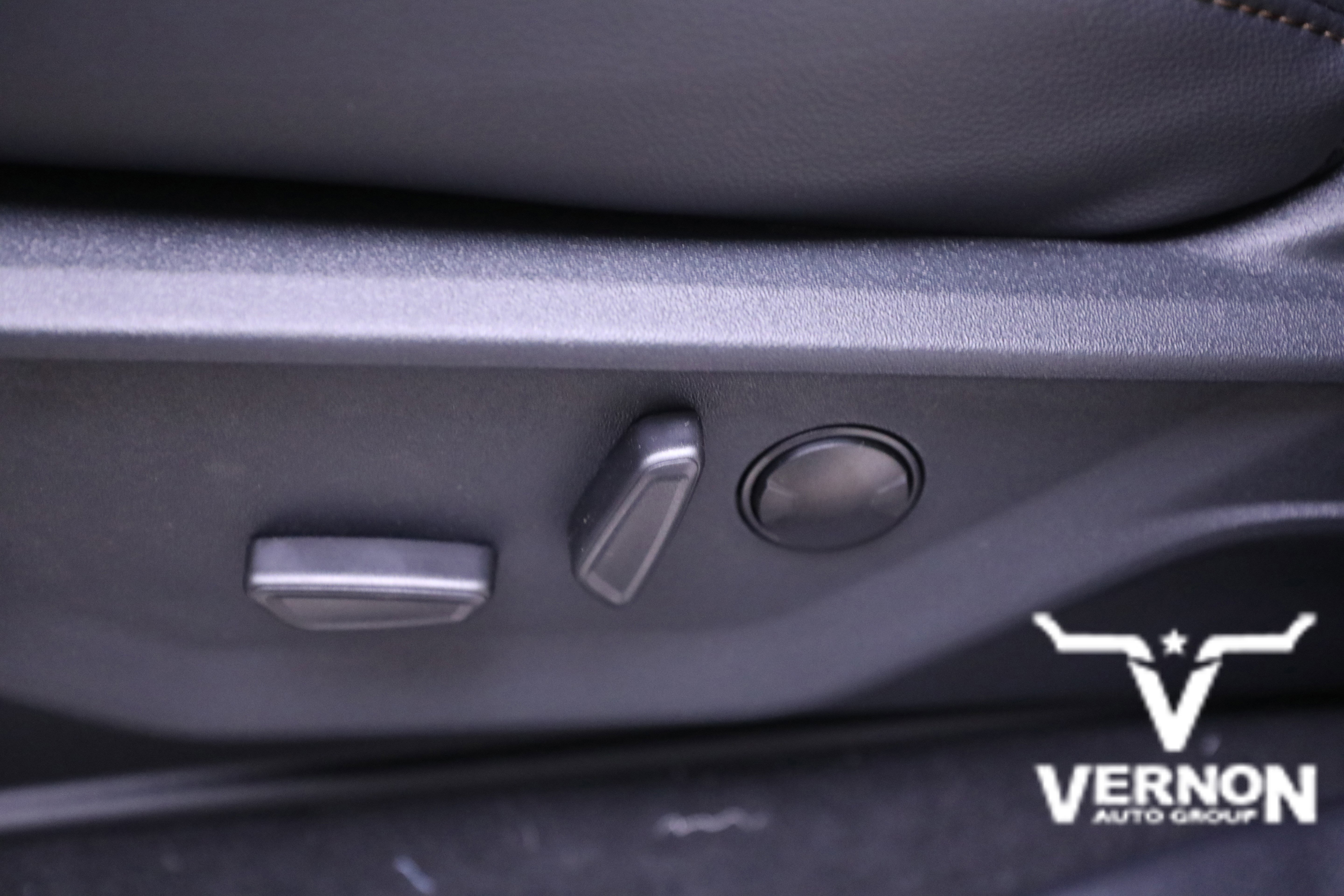 New 2026 Ford F250 Lariat w/ Chrome Package image 14