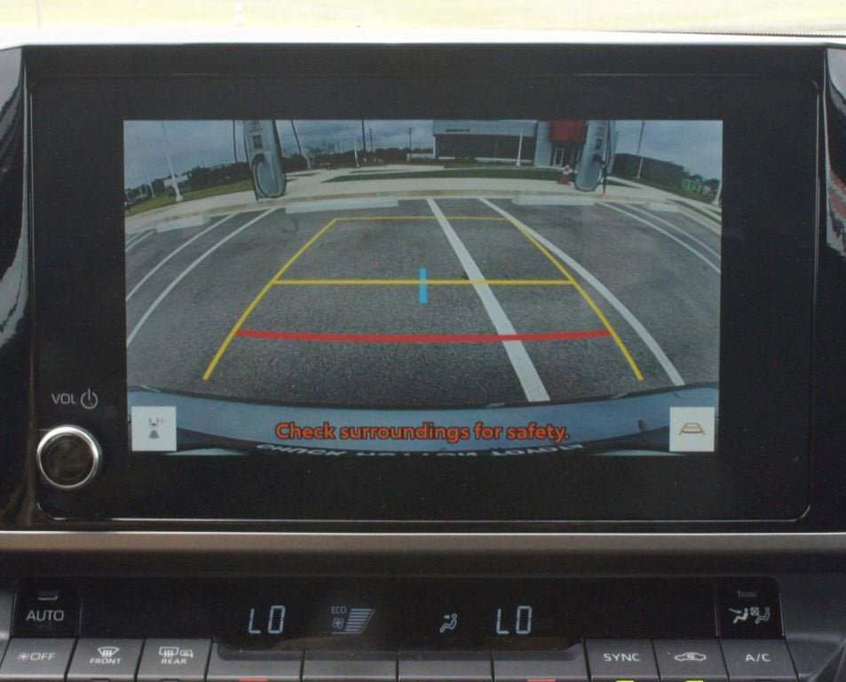Used 2025 Toyota Camry SE FWD image 7
